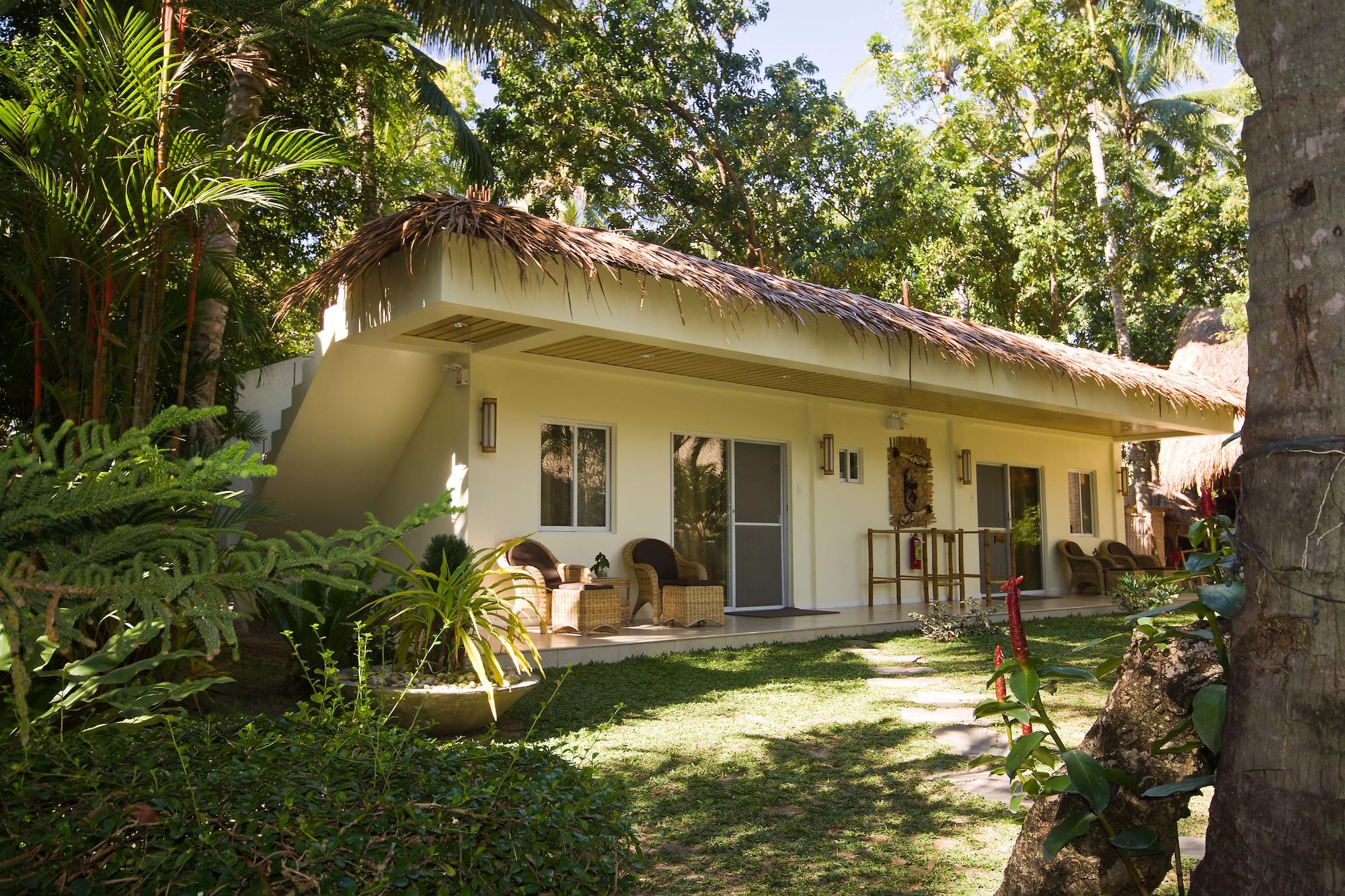 Mike'S Dauin Dive Resort Exterior photo