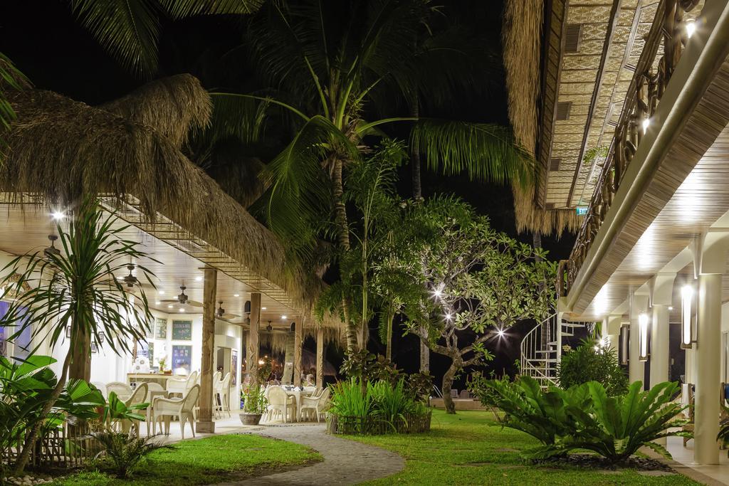 Mike'S Dauin Dive Resort Exterior photo
