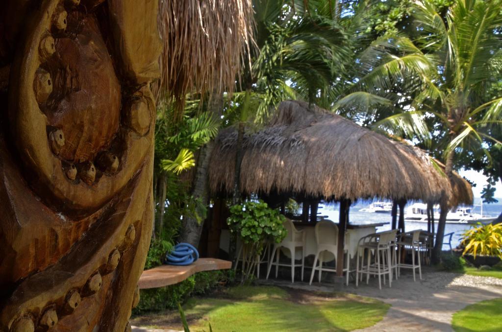 Mike'S Dauin Dive Resort Exterior photo