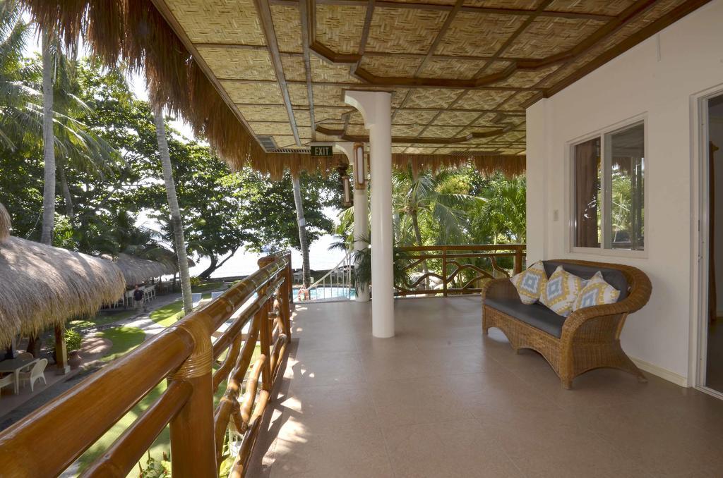Mike'S Dauin Dive Resort Exterior photo