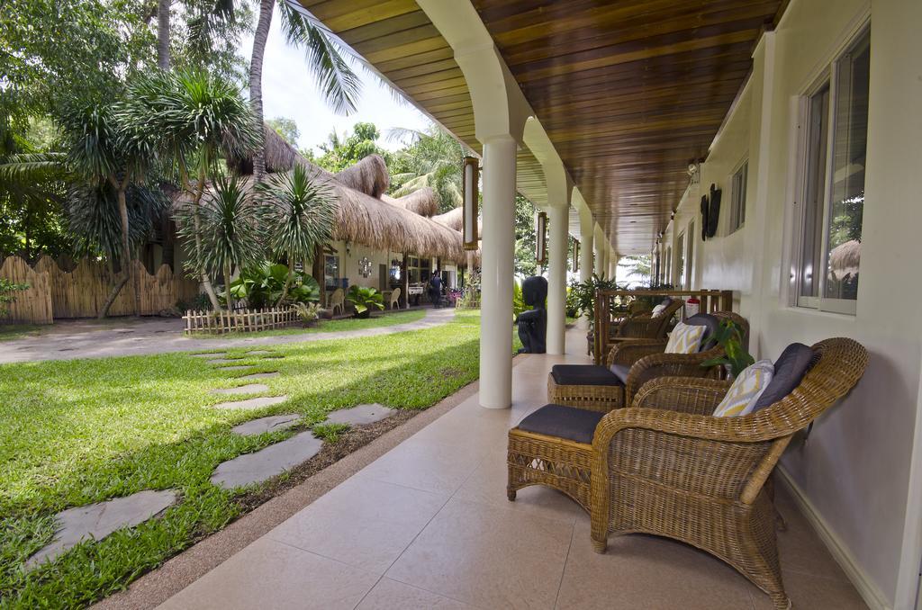 Mike'S Dauin Dive Resort Exterior photo