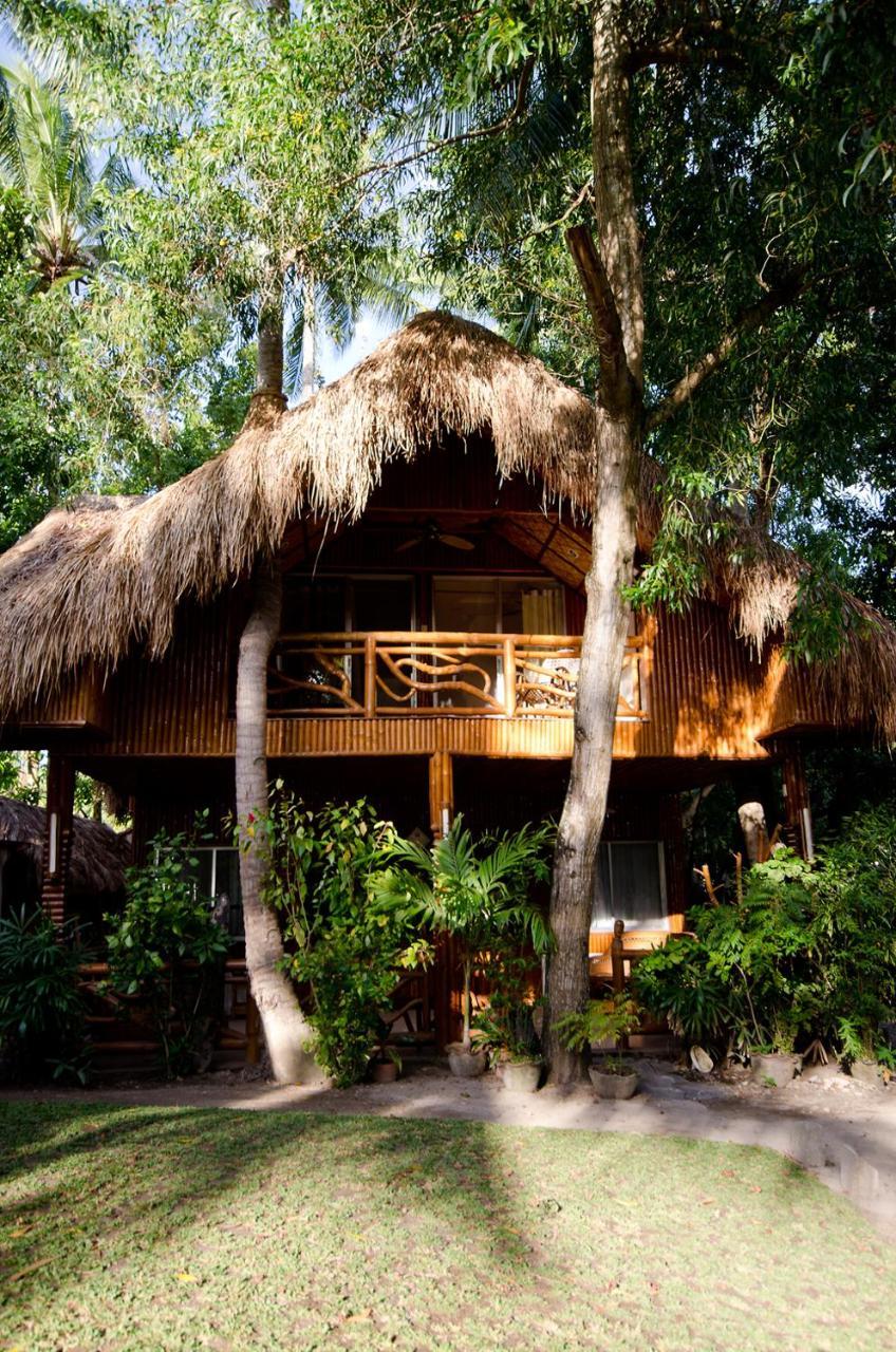 Mike'S Dauin Dive Resort Exterior photo