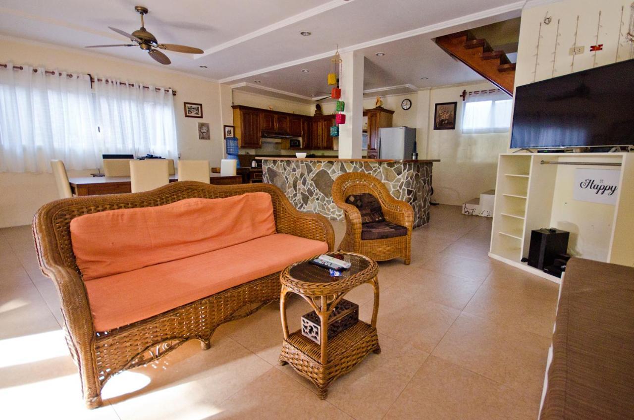 Mike'S Dauin Dive Resort Exterior photo