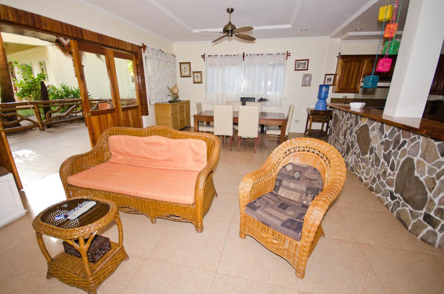 Mike'S Dauin Dive Resort Exterior photo